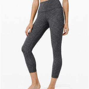 NWOT Wunder Under High-Rise Crop 23"